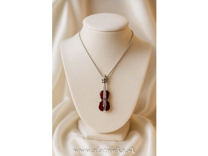 Elegantný hudobný prívesok zo striebra