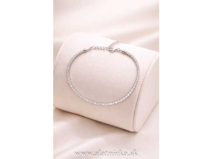 Luxusný strieborný náramok s radom trblietavých zirkónov