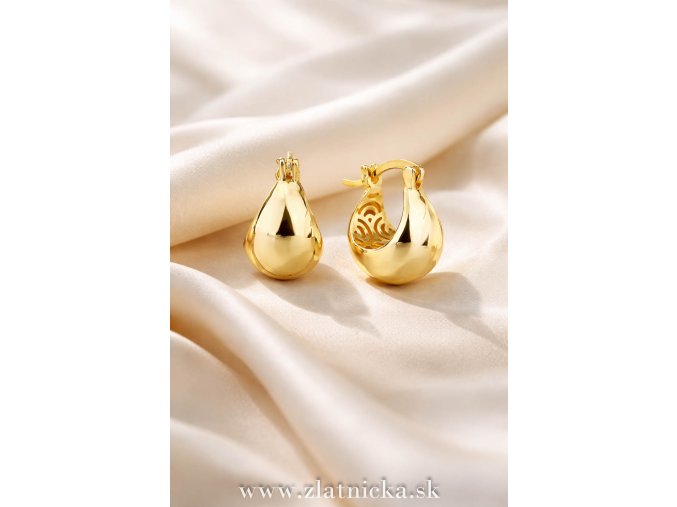 Luxusné zlaté náušnice kvapka – detail spracovania a vysoký lesk