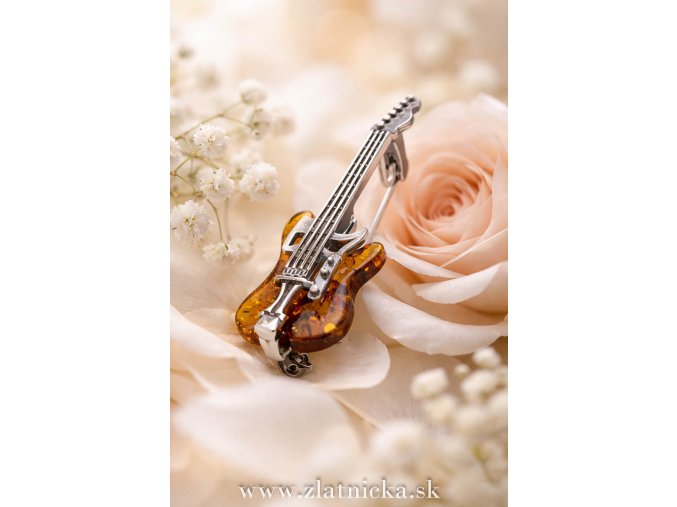 Luxusná brošňa z jantáru a striebra 925 v tvare gitary