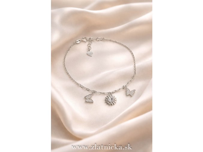 strieborný náramok rýdzosti 925 s motýľmi a centrálným zirkónovým príveskom