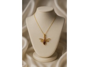 Strieborný prívesok s jantárom a pozláteným povrchom