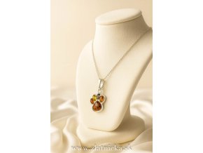 Jantárový strieborný prívesok labka