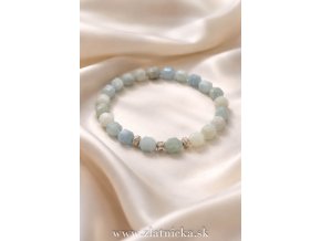 Prírodný akvamarínový náramok s fazetovanými kameňmi a strieborným medzikusom