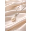 Jemný strieborný prívesok s prírodnou perlou
