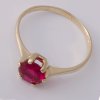 Zlatý prsten s červeným kamenem 050.00005