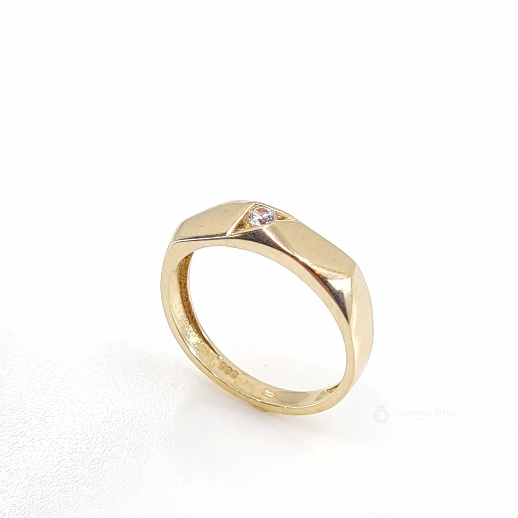 Zlatý prsten s kubickým zirkonem