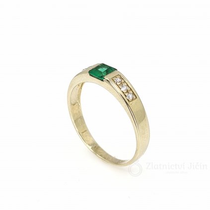 Zlatý prsten se syntetickým smaragdem a kubickými zirkony