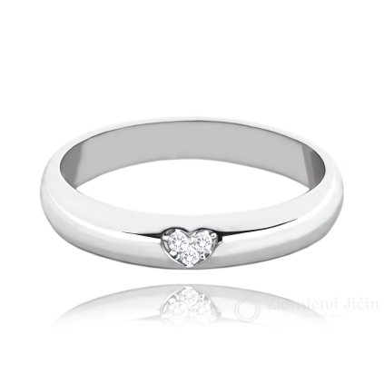 MINET+ Stříbrný snubní prsten se srdíčkem a bílými zirkony (Velikost prstenu: 47)
