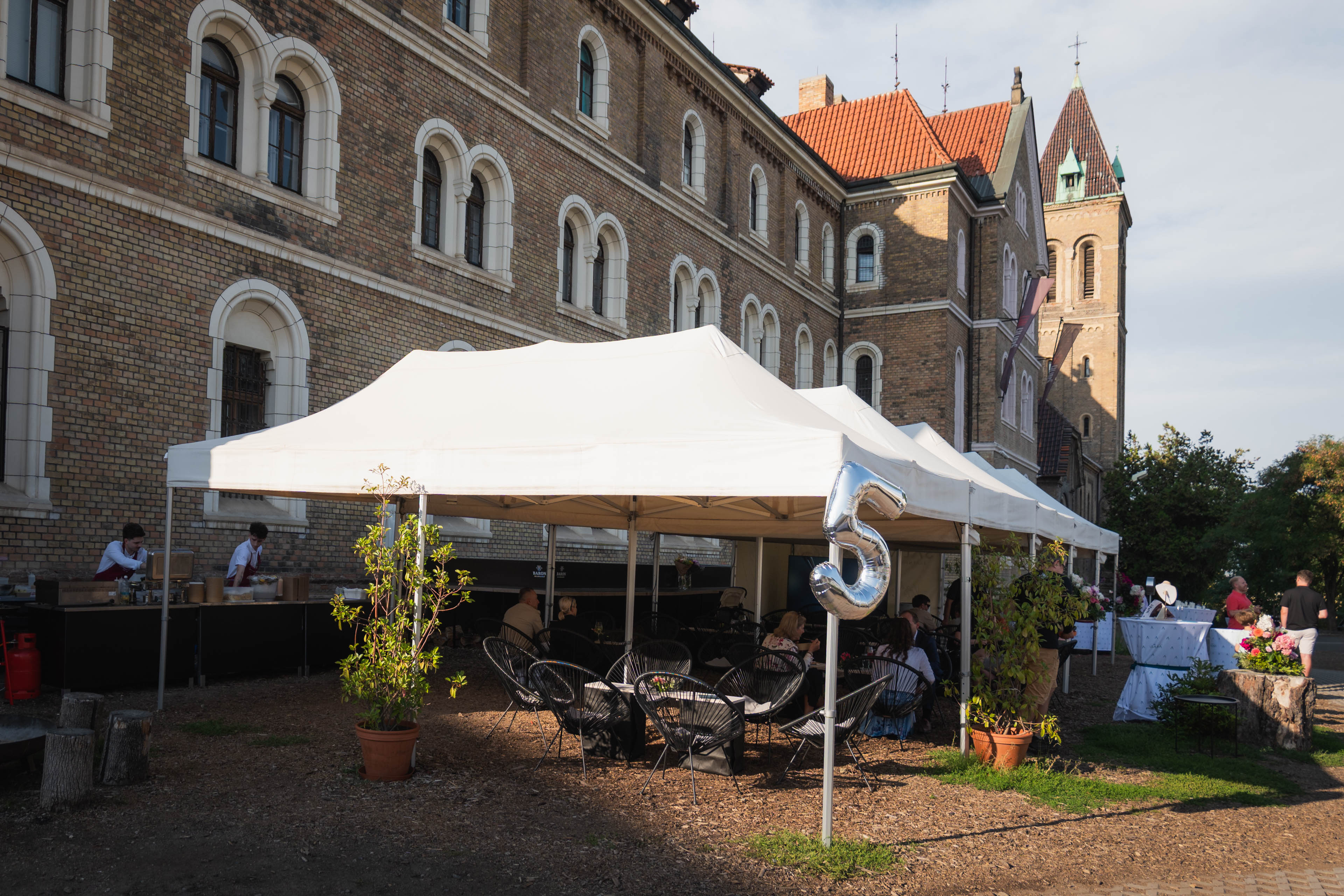 Páté výročí Zlatnictví Salaba v Karlíně