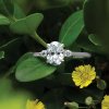 zasnubi a snubni prsteny TESS s lab grown diamantem moissanitem bile zlato zlatnicke studio salaba zlatnictvi
