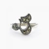 Stříbrný prsten markazit kočka (velikost prstenu 54)