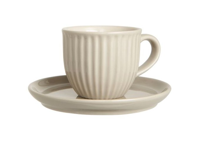 salek s posalkem latte mynte