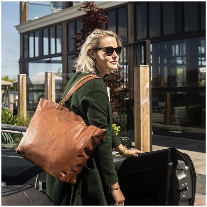 berlin cognac c380160 kozena shopper kabelka na notebook m