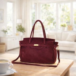 Elegantná bordová, hebký semiš a nadčasový dizajn ✨ Detail, ktorý povýši každý outfit na luxus 🍷👜 #luxusnystyl...