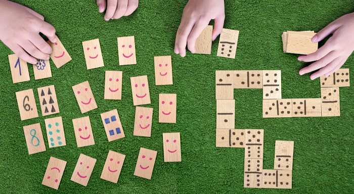 Domino- und Memory-Spiele aus Bucherechtecken – Anleitung zur Herstellung