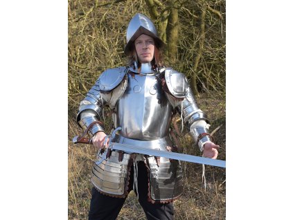 Pěchotní brnění s přilbou Morion