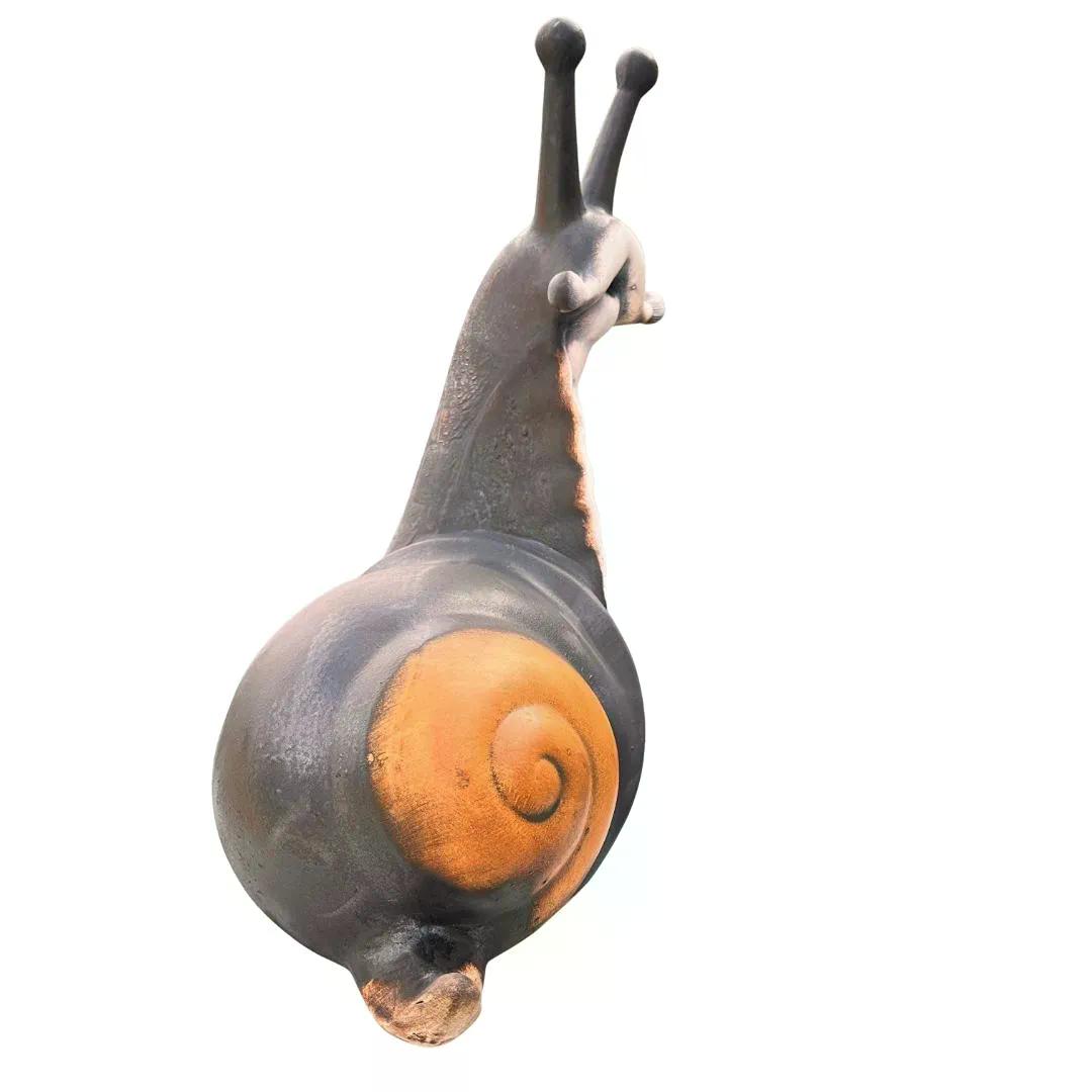 detail keramického šneka Amálie zezadu