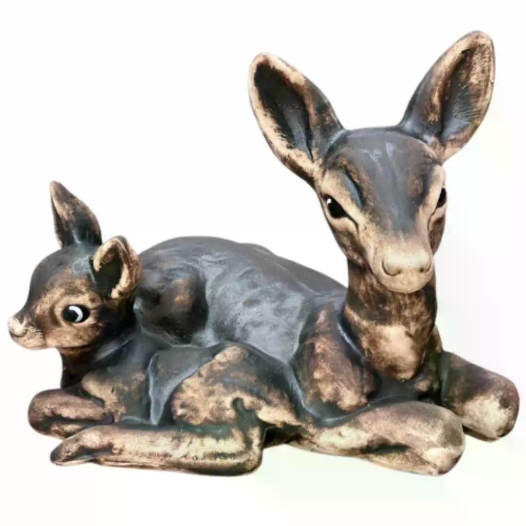 detail keramické srnky s kolouškem