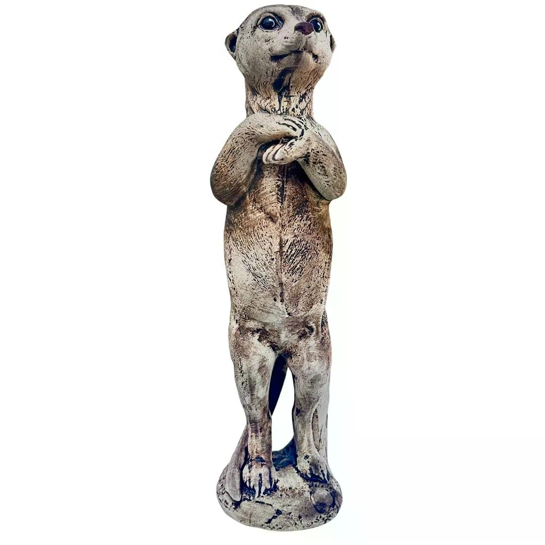 detail keramické surikaty