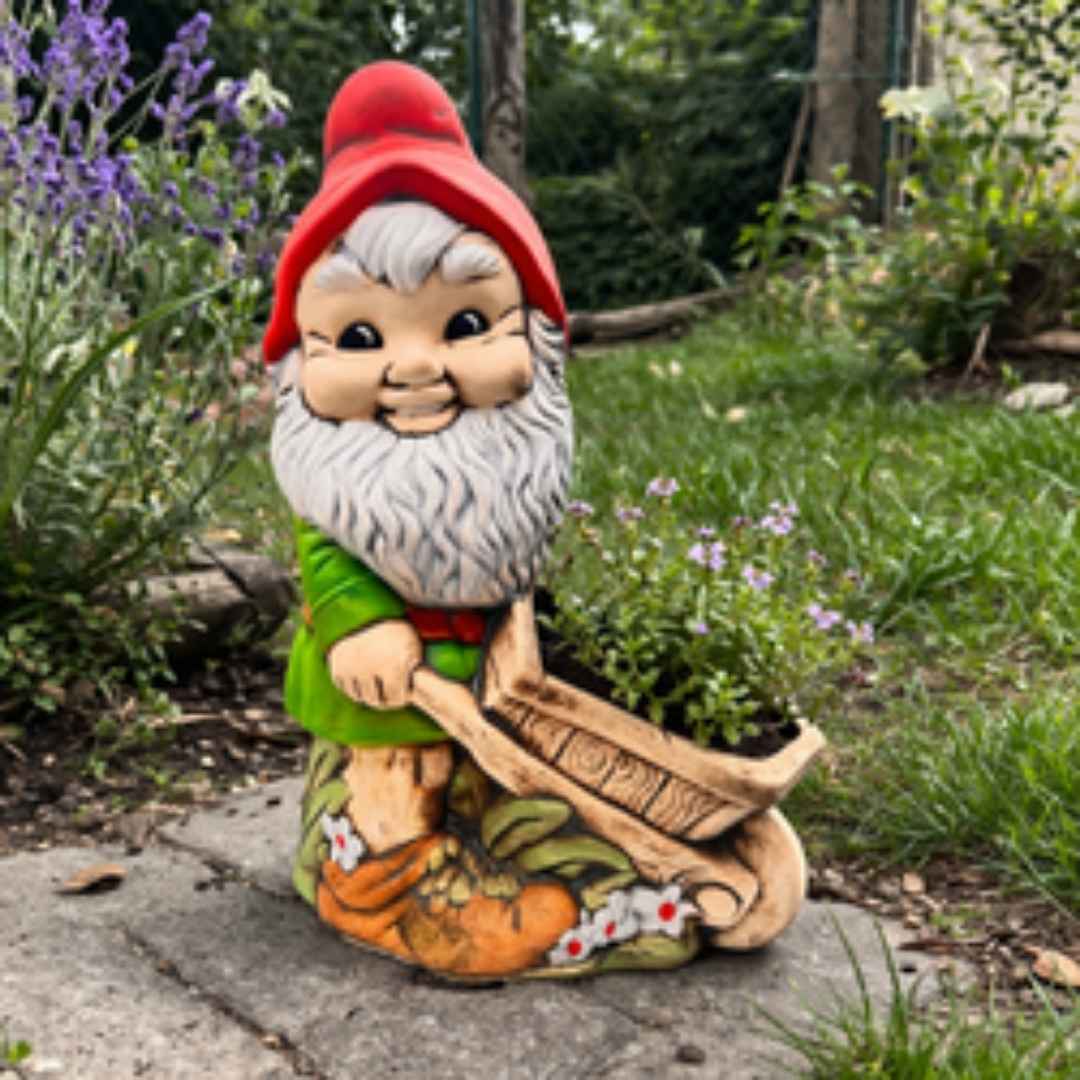 keramický trpaslík Rudla s trakařem