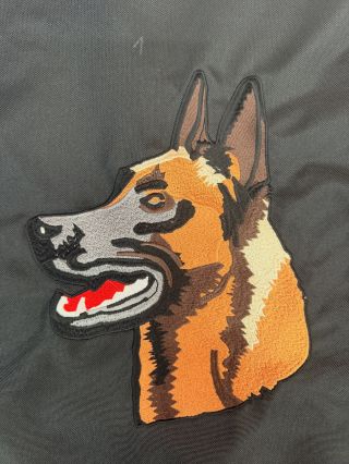 🐕 Vyšívame aj plemená psov na textil. Personalizujte si vestu, bundu, mikinu či tričko výšivkou vášho obľúbeného plemena....