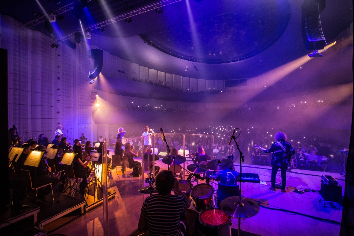 Queen Magické smyčce 10