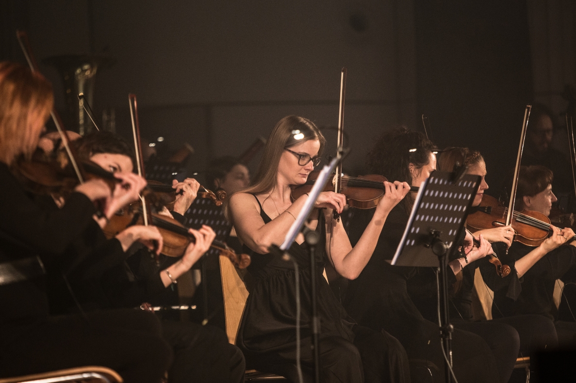 Queen Magické smyčce 8