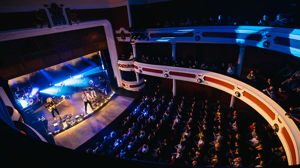 Queen a Magické smyčce 1