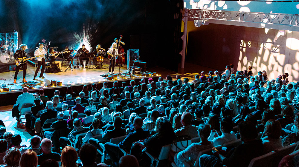 Queen a Magické smyčce 2