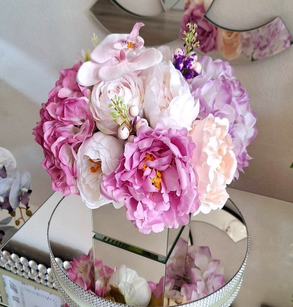 Kvetinové aranžmány, flowerboxy, vence