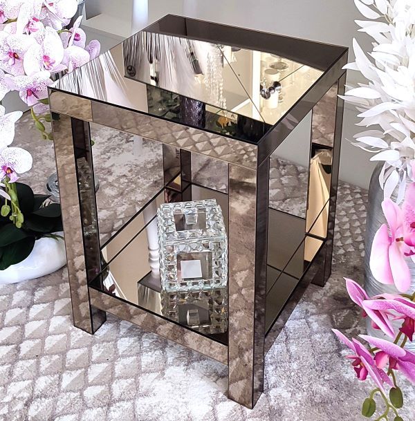 Stojany, príručné stolíky, vázy podlahové