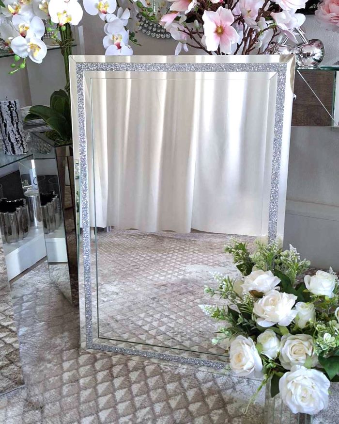 Prečo kúpiť nástenné zrkadlá od zrkadlovevyrobky.sk?