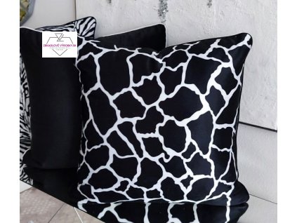 Poťah na vankúš vzor žirafa