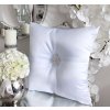 Dekoračný vankúš biely s brošňou