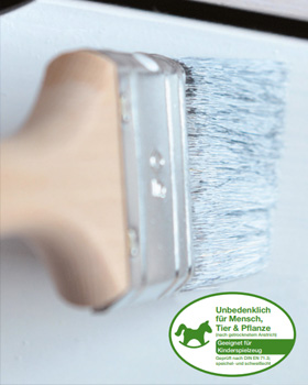 Brushing a coloured OSMO finish onto wood