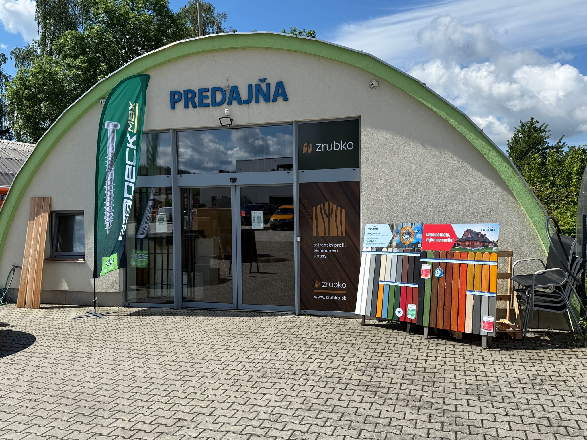 Vchod do predajne Zrubko v Kysuckom Novom Meste