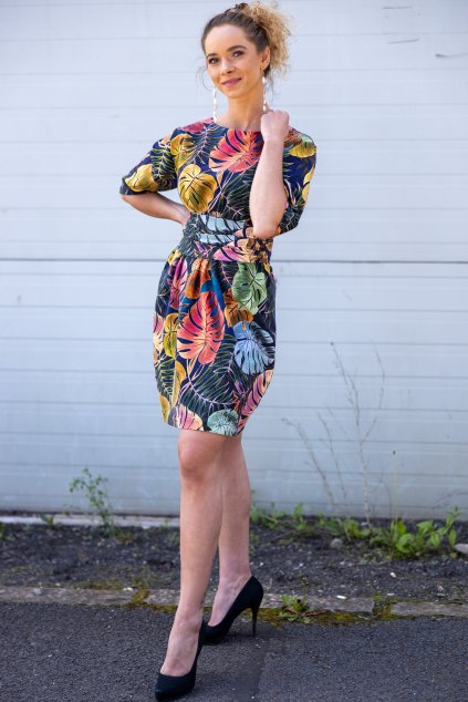 Zavazovací šaty Millie s tropickým vzorem 1