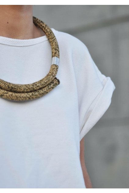 Kruhovy nahrdelnik khaki 1