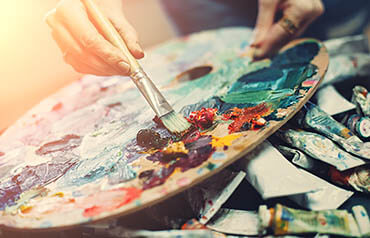 Haley Bush spolupracuje se Zuty