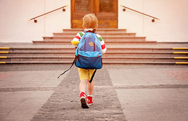 Twoje dziecko idzie pierwszy raz do szkoły? Przygotuj się na nowe wyzwania.
