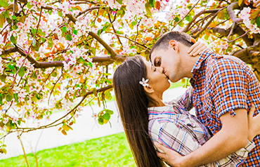 Máj, lásky čas: Ako vznikol a prečo sa oslavuje?