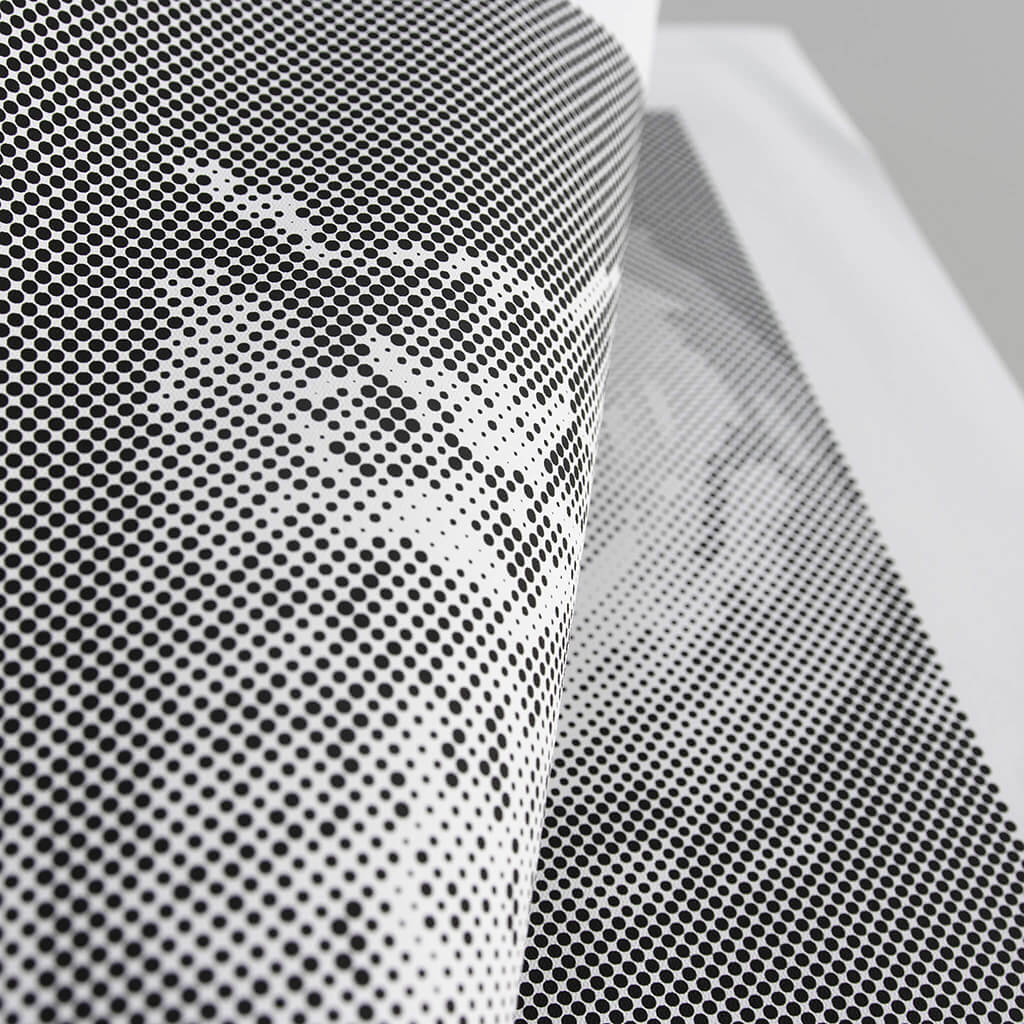 zuty Bodkovanie - ALTÁNOK NAD MOROM Rámovanie: vypnuté plátno na rám, Rozmer: 80x100 cm.
Výsledkom je obraz, ktorý z diaľky vyzerá ako klasická kresba, ale zblízka odhalí svoju jedinečnú štruktúru.
Či už hľadáte obraz s prírodnou tematikou, filmové postavy, kvety, zvieratá, abstrakcie alebo dokonca repliky slávnych maliarskych diel - máme pre vás niečo pripravené!