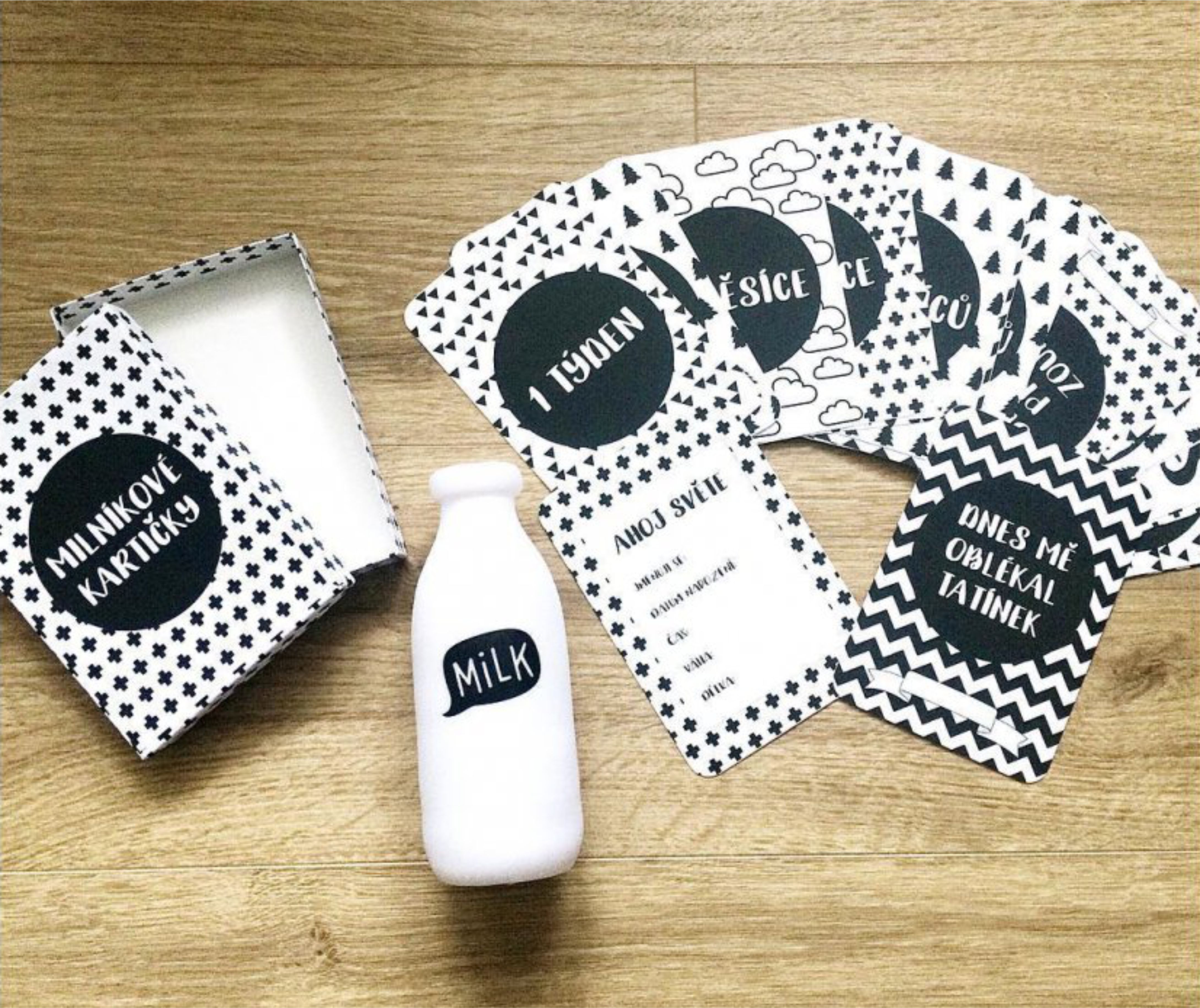 Zuzadesign Milníkové kartičky black&white (UNISEX) Druh: ZVÝHODNĚNÁ SADA TĚHOTENSKÉ + MIMINKO