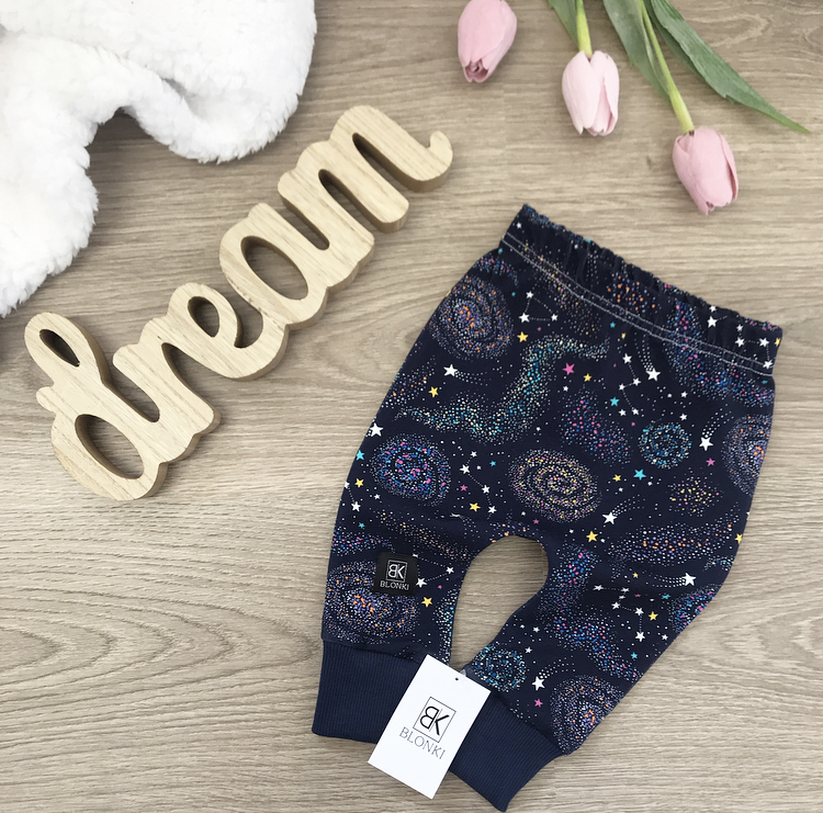 Blonki Tepláky vesmír Velikost: 122/128 (6-8 let)