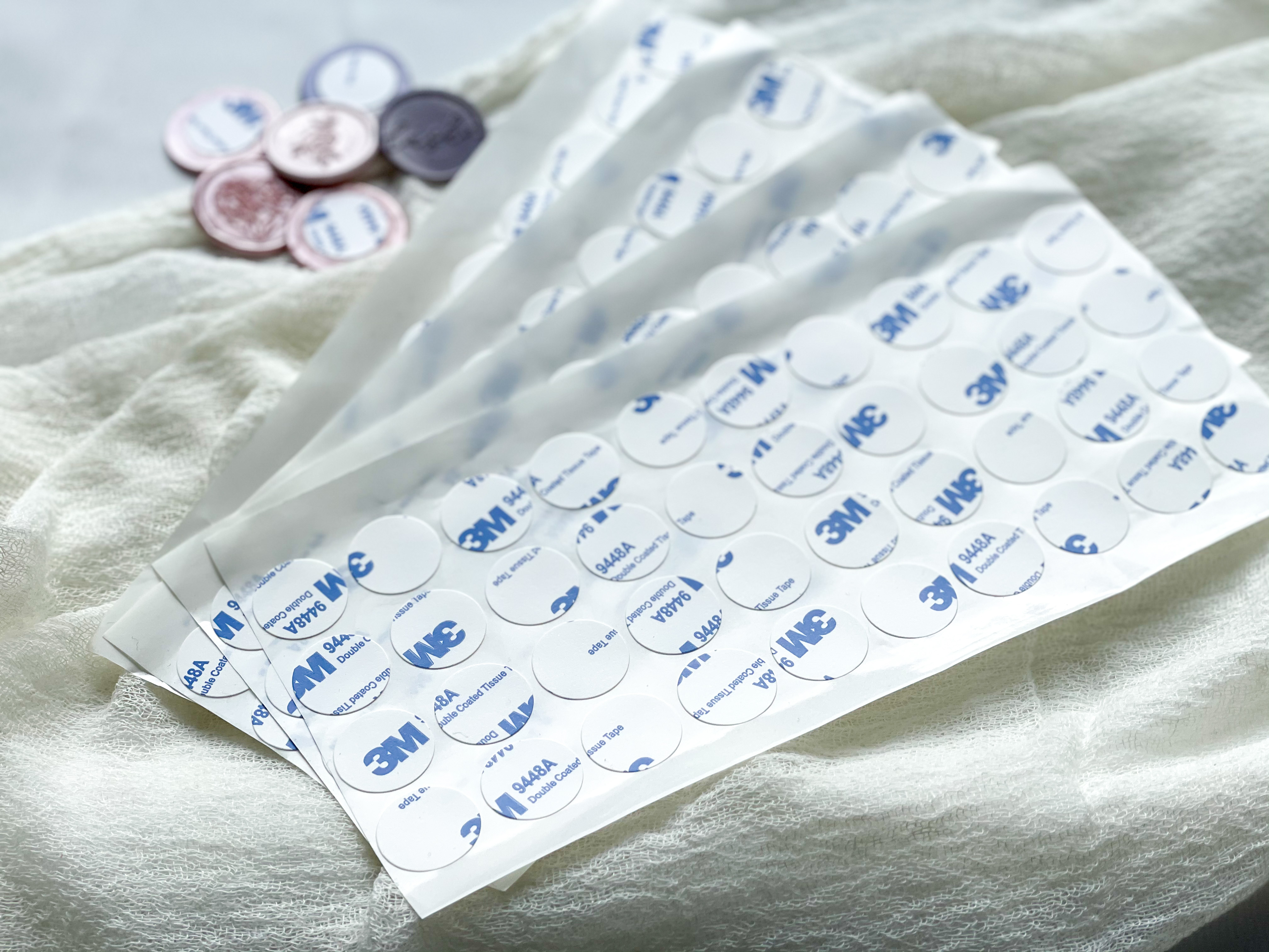 Zuzadesign Samolepící kolečka na pečěti