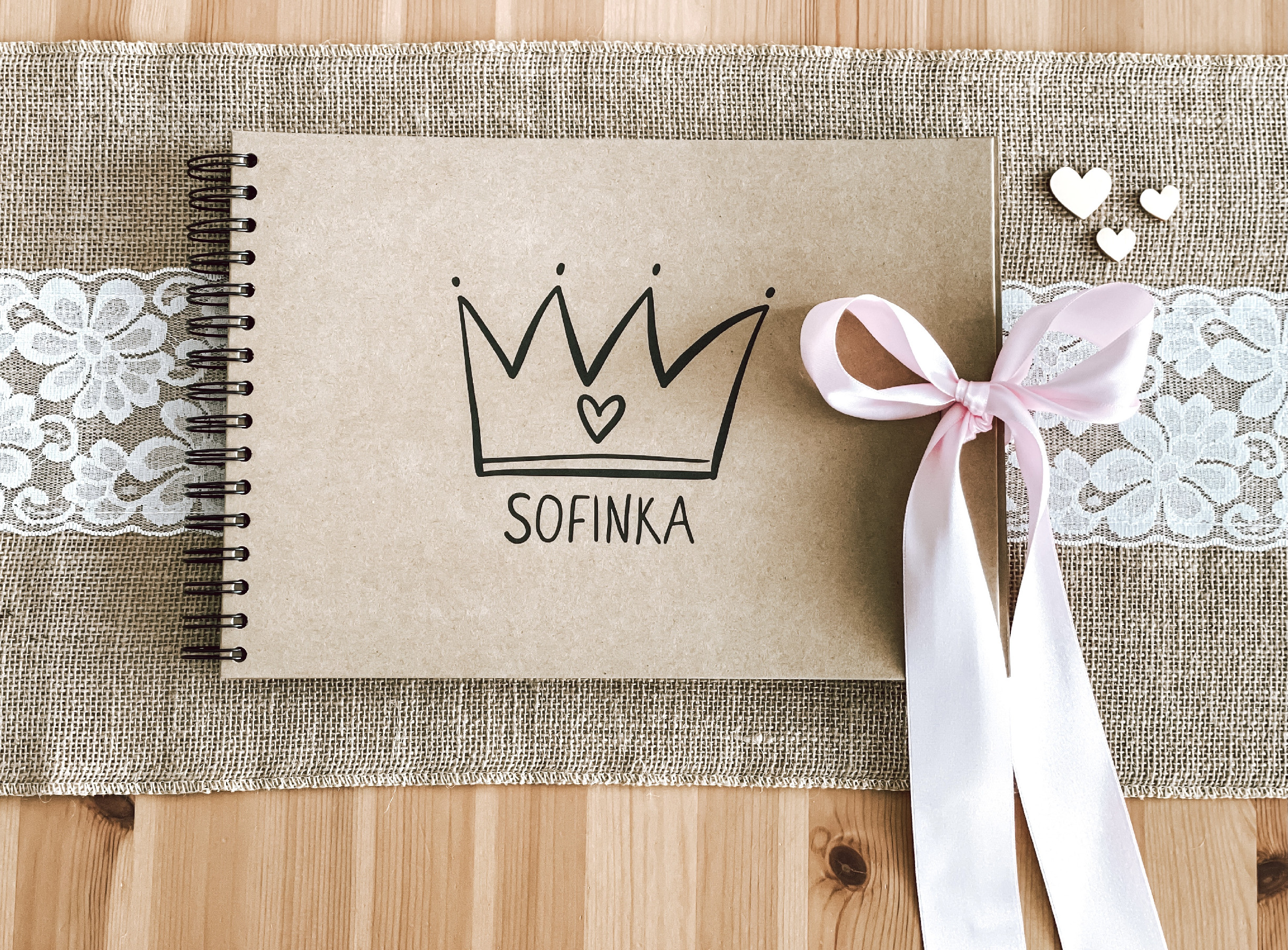 Zuzadesign Album pro miminko Korunka - se jménem na míru Počet listů: 30 listů