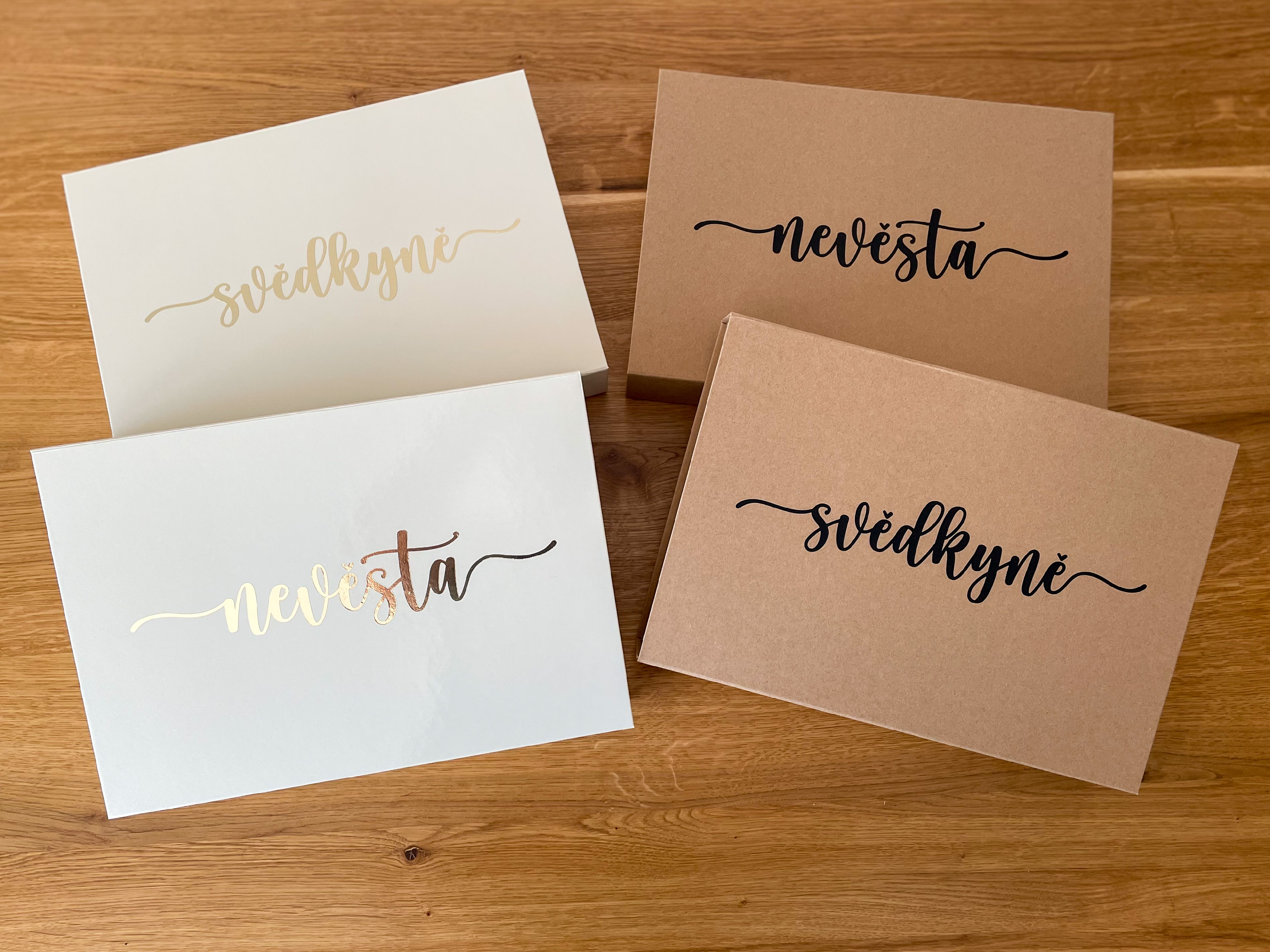 Dárková krabice Velikost: 330x230x100mm