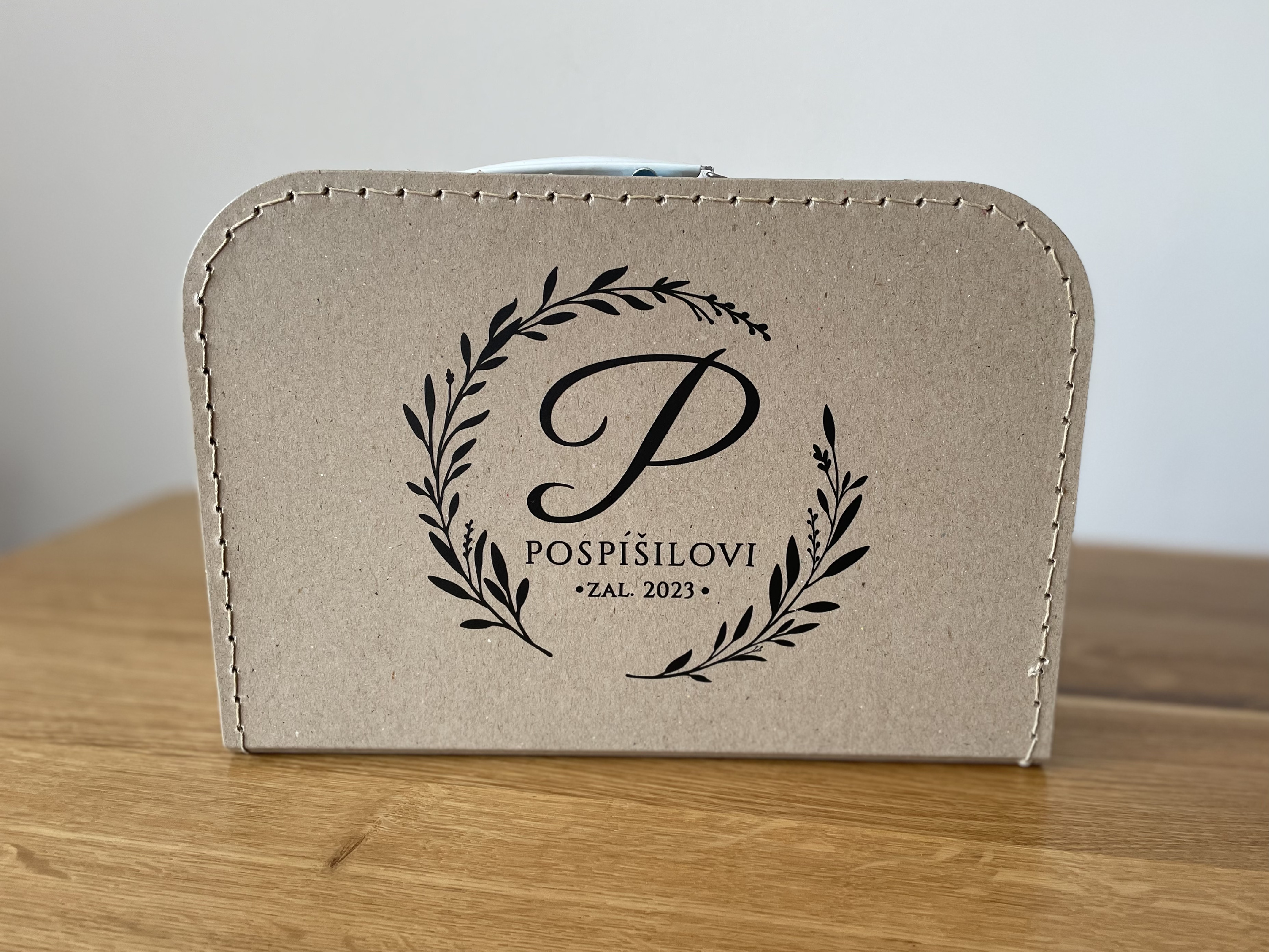 Zuzadesign Svatební kufřík se jmény na míru Nápis: Vzor 1