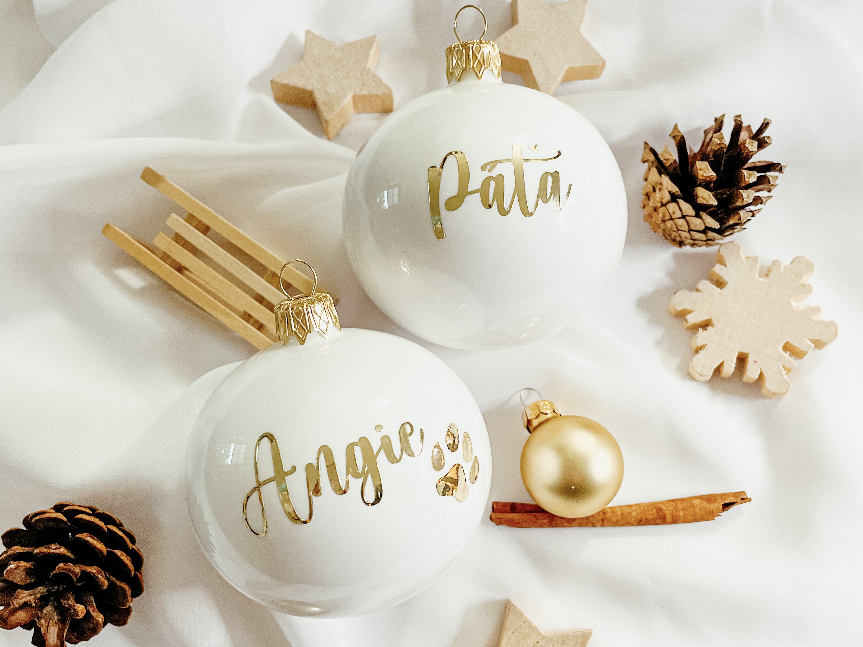 Zuzadesign Vánoční baňka se jménem - ZLATÁ
